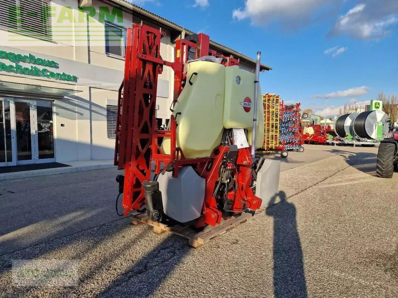 Hardi mega 12 - Vučena prskalica: slika Hardi mega 12 - Vučena prskalica Hardi mega 12 - Vučena prskalica: slika Hardi mega 12 - Vučena prskalica