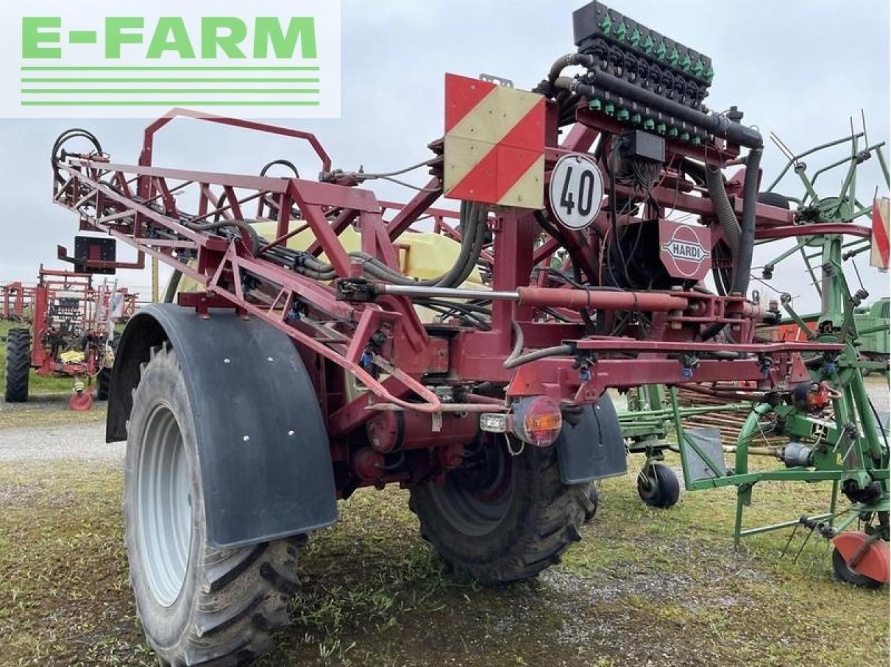 Hardi navigator 4000 - Vučena prskalica: slika Hardi navigator 4000 - Vučena prskalica Hardi navigator 4000 - Vučena prskalica: slika Hardi navigator 4000 - Vučena prskalica
