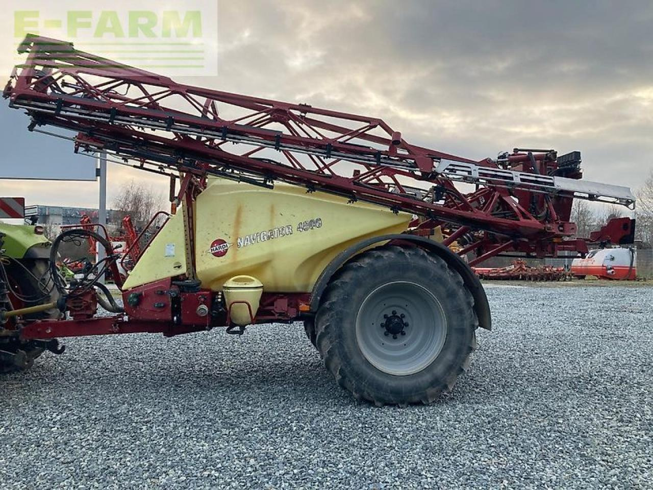 Hardi navigator 4000 - Vučena prskalica: slika Hardi navigator 4000 - Vučena prskalica Hardi navigator 4000 - Vučena prskalica: slika Hardi navigator 4000 - Vučena prskalica