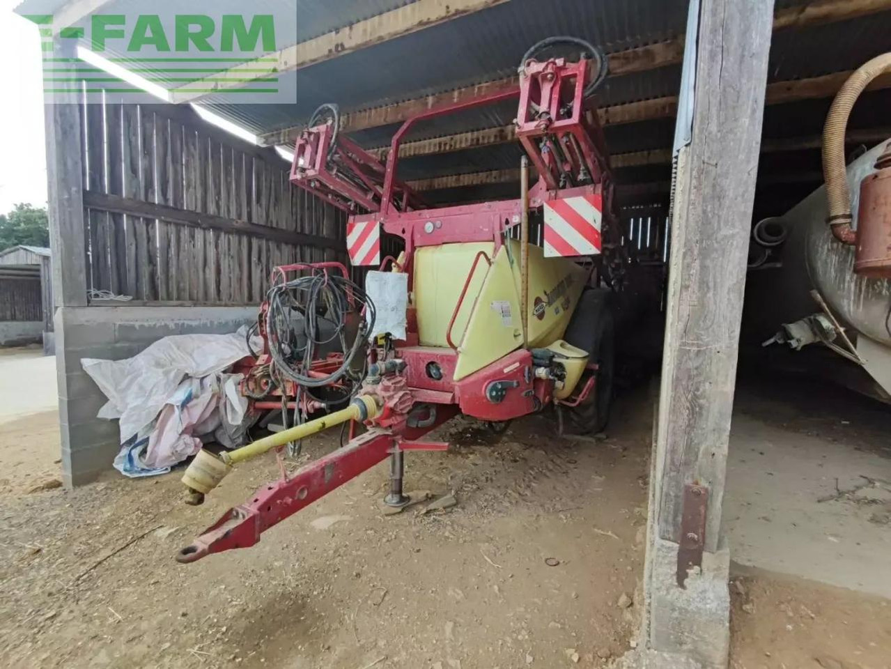 Hardi navigator - Vučena prskalica: slika Hardi navigator - Vučena prskalica Hardi navigator - Vučena prskalica: slika Hardi navigator - Vučena prskalica