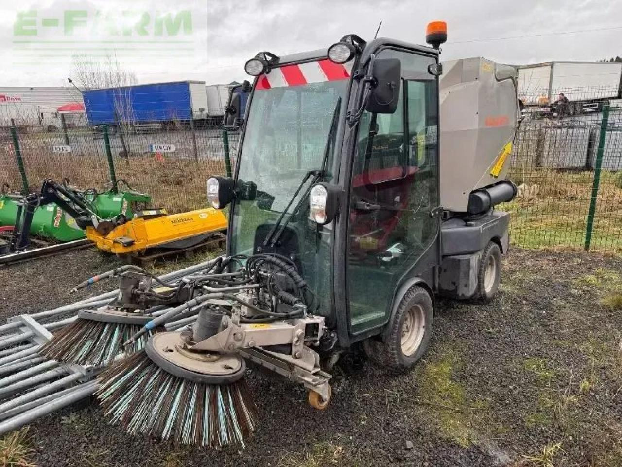 Holder x45i - Traktor: slika Holder x45i - Traktor Holder x45i - Traktor: slika Holder x45i - Traktor