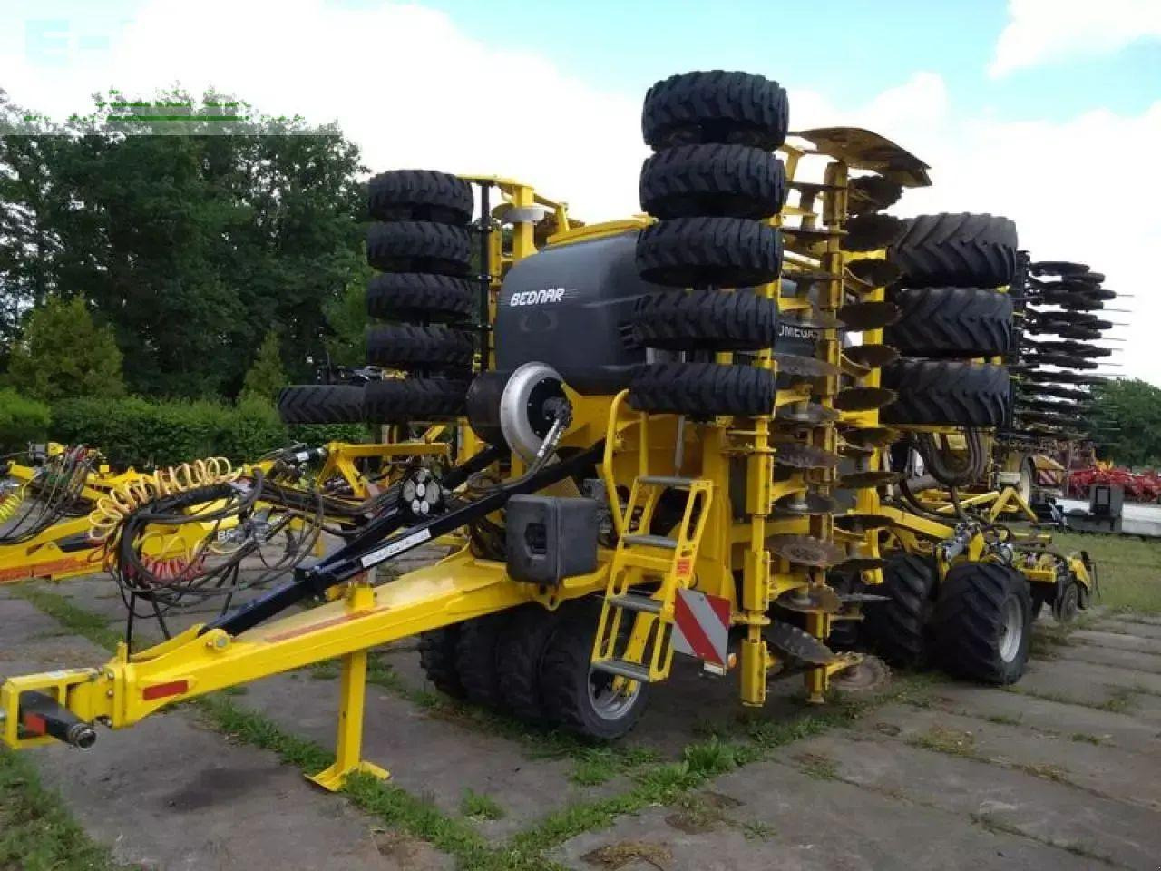 Horsch bednar omega 6000 - Sijačica: slika Horsch bednar omega 6000 - Sijačica Horsch bednar omega 6000 - Sijačica: slika Horsch bednar omega 6000 - Sijačica