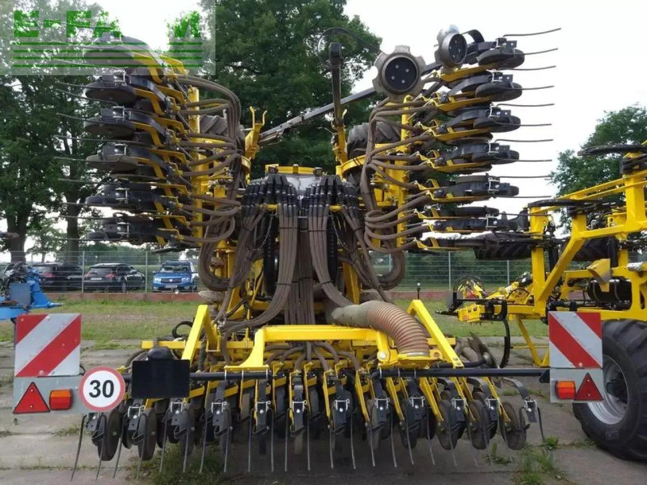 Horsch bednar omega 6000 - Sijačica: slika Horsch bednar omega 6000 - Sijačica Horsch bednar omega 6000 - Sijačica: slika Horsch bednar omega 6000 - Sijačica