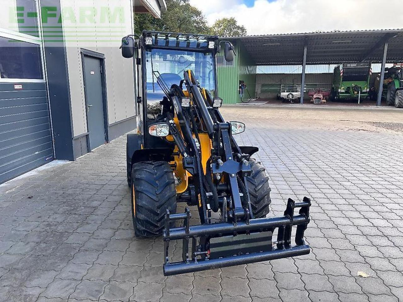 JCB 403 plus - Mini bager: slika JCB 403 plus - Mini bager JCB 403 plus - Mini bager: slika JCB 403 plus - Mini bager