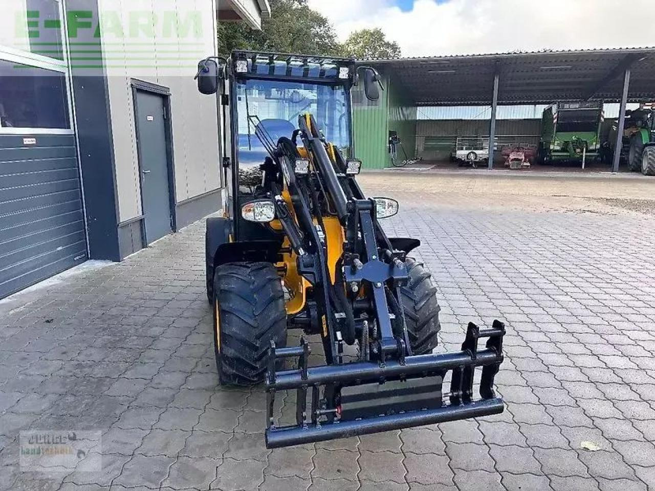 JCB 403 plus - Mini bager: slika JCB 403 plus - Mini bager JCB 403 plus - Mini bager: slika JCB 403 plus - Mini bager