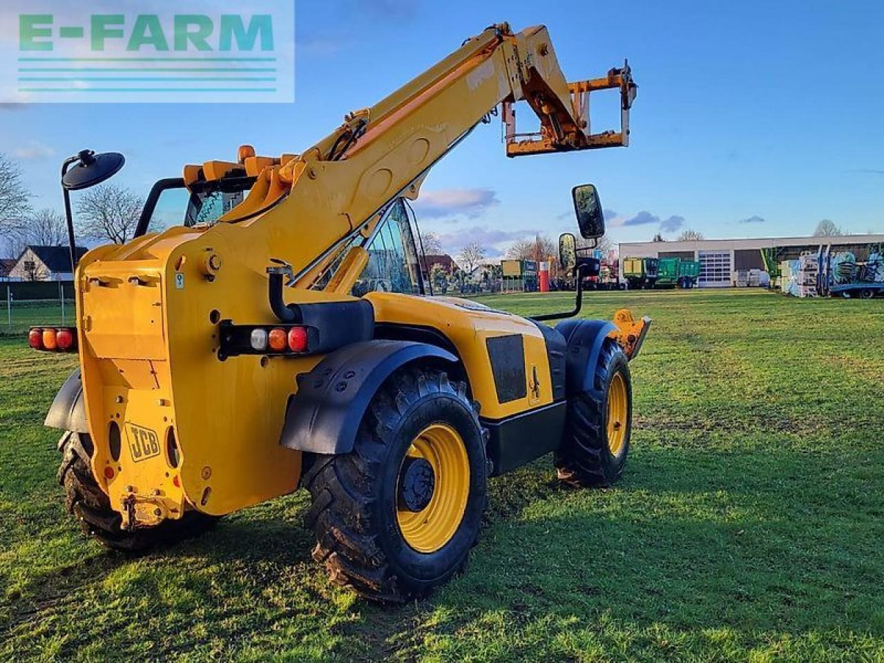 JCB 533-105 - Teleskopski rukovatelj: slika JCB 533-105 - Teleskopski rukovatelj JCB 533-105 - Teleskopski rukovatelj: slika JCB 533-105 - Teleskopski rukovatelj