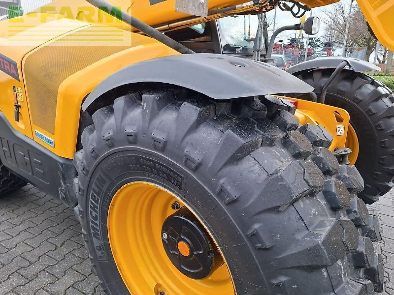 JCB 542-70 agri xtra - dualtev vt - Mini bager: slika JCB 542-70 agri xtra - dualtev vt - Mini bager JCB 542-70 agri xtra - dualtev vt - Mini bager: slika JCB 542-70 agri xtra - dualtev vt - Mini bager