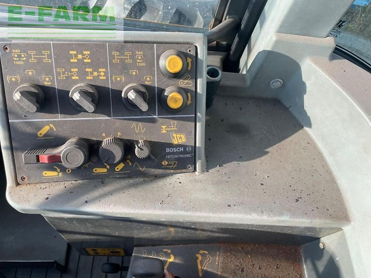 JCB fastrac 150 - Traktor: slika JCB fastrac 150 - Traktor JCB fastrac 150 - Traktor: slika JCB fastrac 150 - Traktor