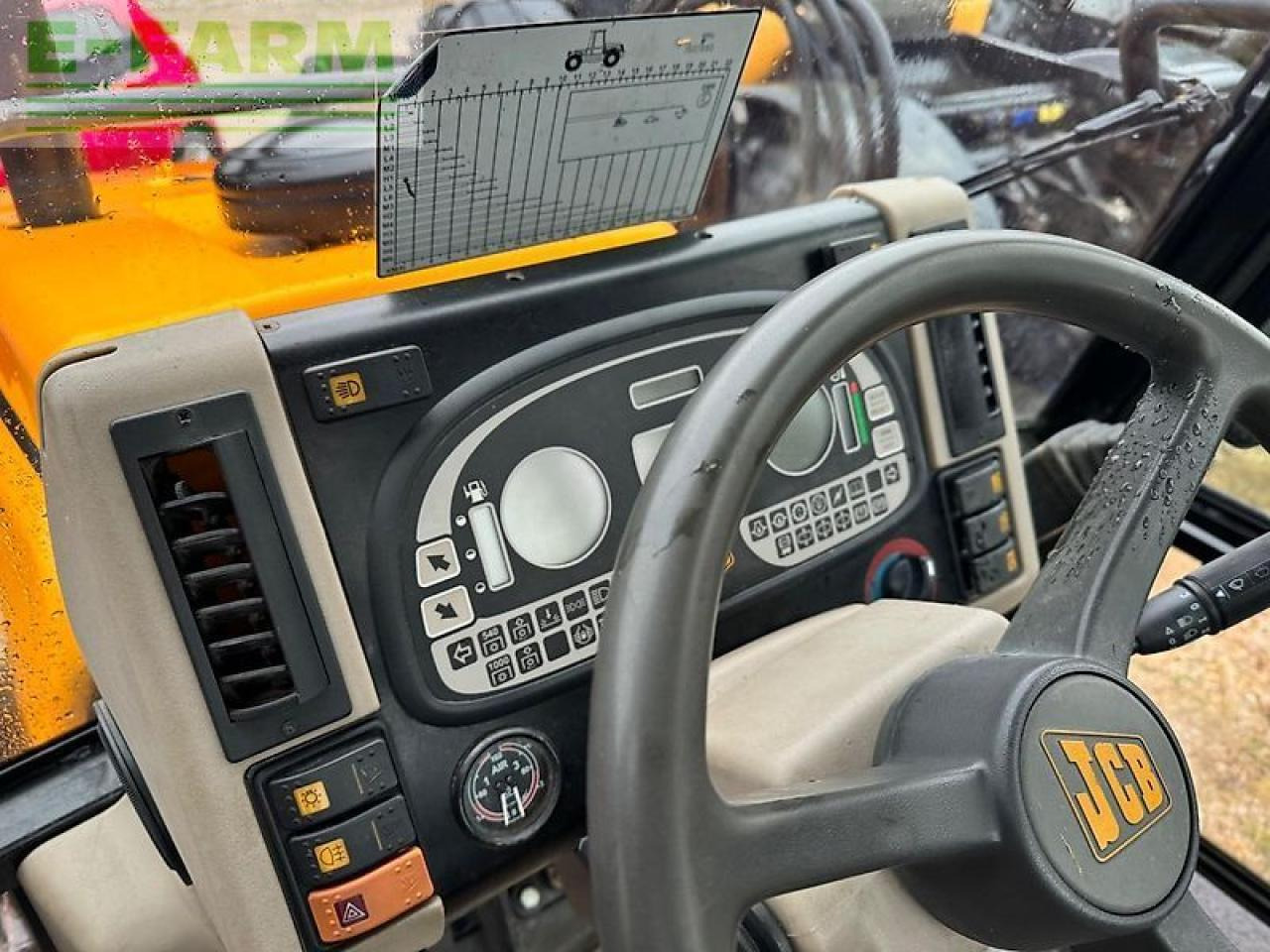 JCB fastrac 2115 / 4ws - Traktor: slika JCB fastrac 2115 / 4ws - Traktor JCB fastrac 2115 / 4ws - Traktor: slika JCB fastrac 2115 / 4ws - Traktor