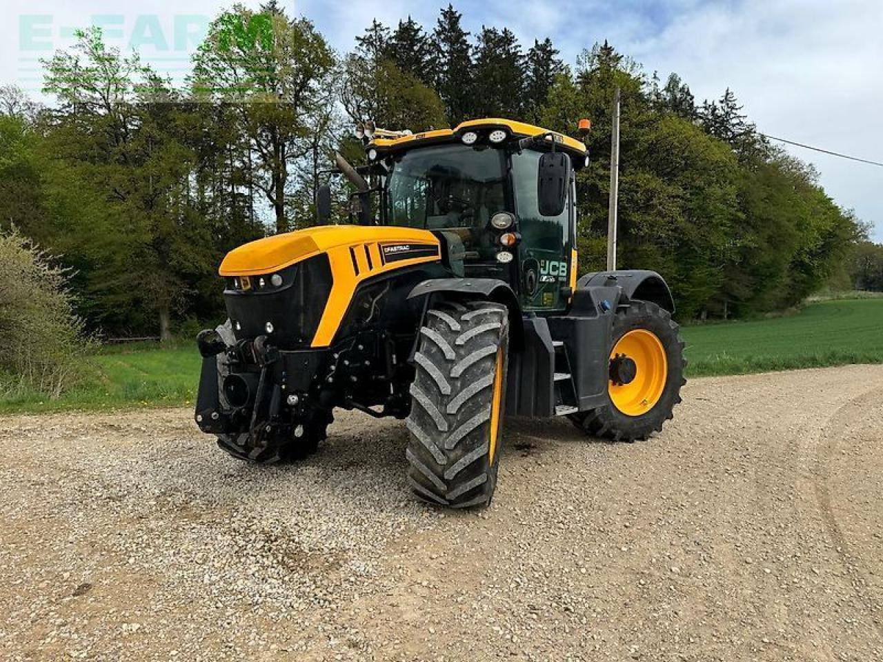 Traktor JCB fastrac 4220 pro: slika Traktor JCB fastrac 4220 pro