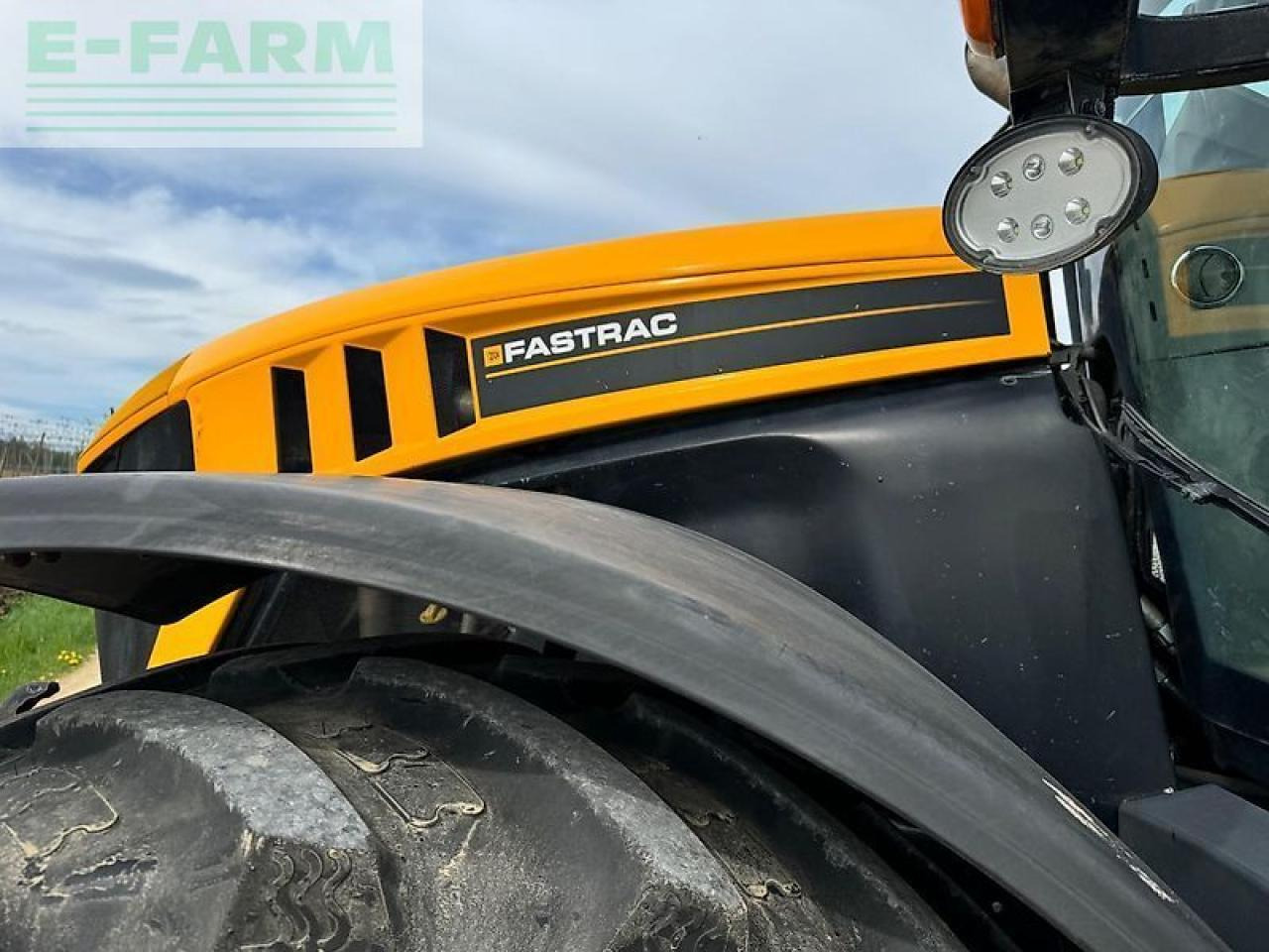 Traktor JCB fastrac 4220 pro: slika Traktor JCB fastrac 4220 pro