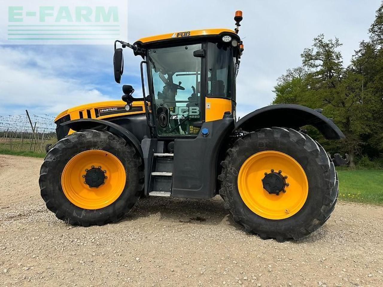 JCB fastrac 4220 pro - Traktor: slika JCB fastrac 4220 pro - Traktor JCB fastrac 4220 pro - Traktor: slika JCB fastrac 4220 pro - Traktor