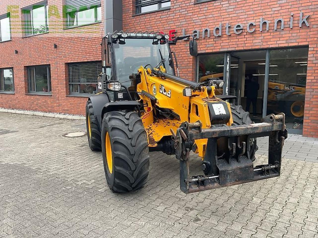 JCB tm 320 wm - Mini bager: slika JCB tm 320 wm - Mini bager JCB tm 320 wm - Mini bager: slika JCB tm 320 wm - Mini bager