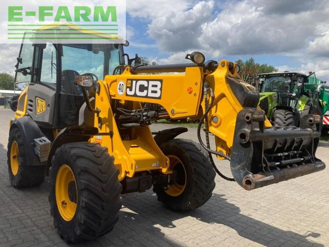 JCB tm220t4a - Mini bager: slika JCB tm220t4a - Mini bager JCB tm220t4a - Mini bager: slika JCB tm220t4a - Mini bager