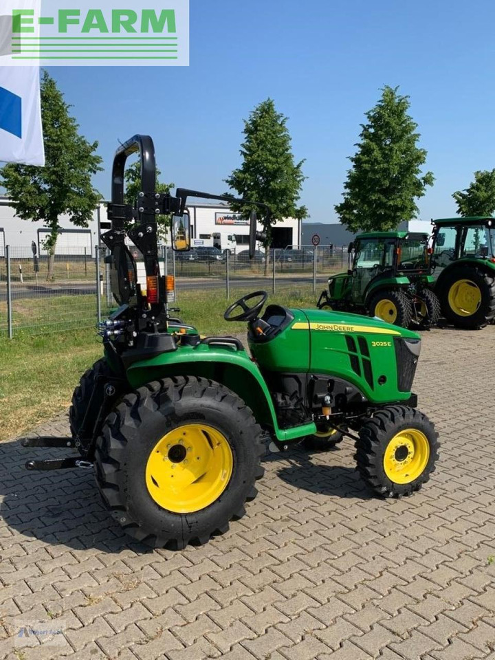 John Deere 3025e - Traktor: slika John Deere 3025e - Traktor John Deere 3025e - Traktor: slika John Deere 3025e - Traktor