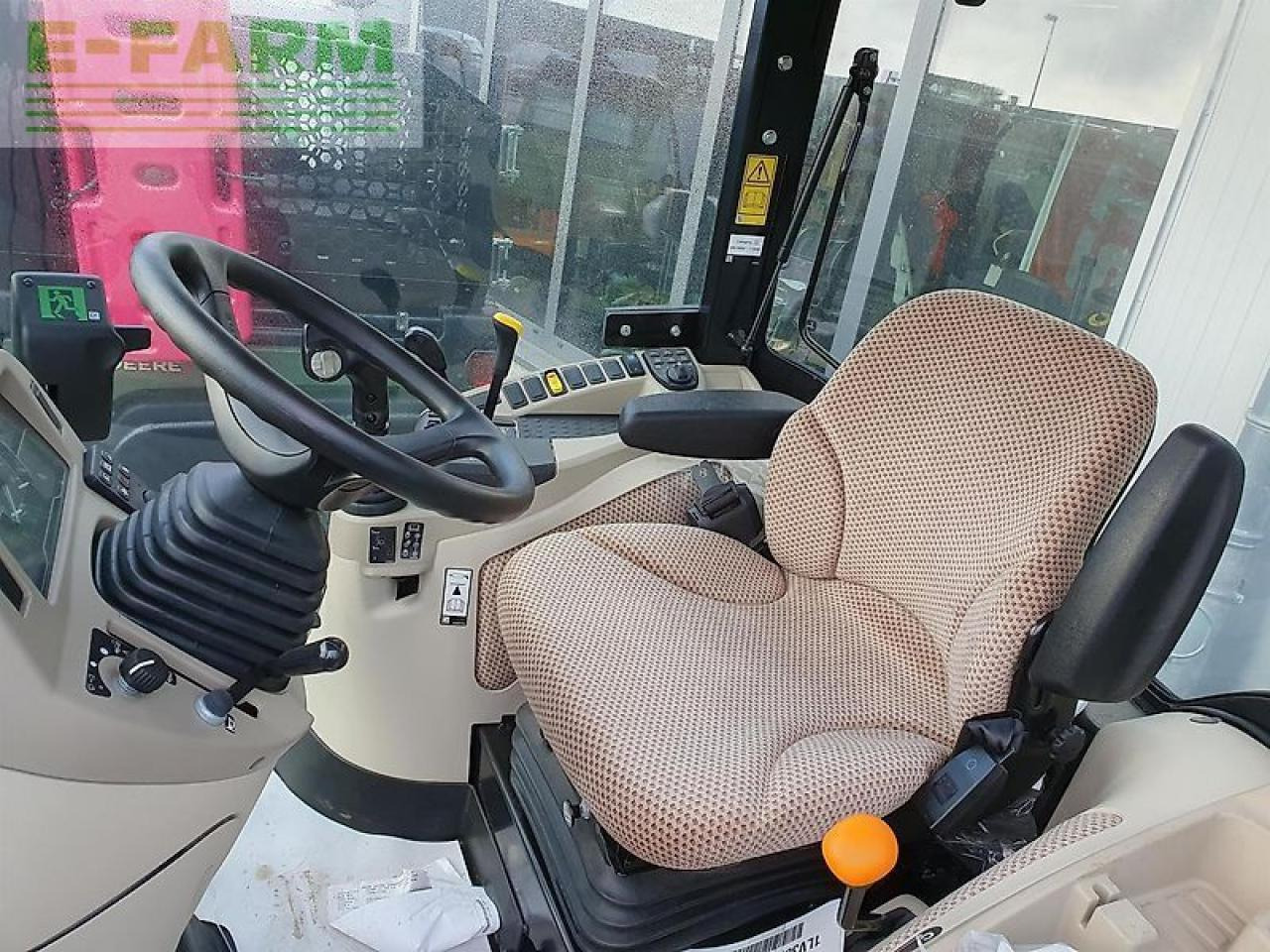 John Deere 3039r neumaschine - Traktor: slika John Deere 3039r neumaschine - Traktor John Deere 3039r neumaschine - Traktor: slika John Deere 3039r neumaschine - Traktor