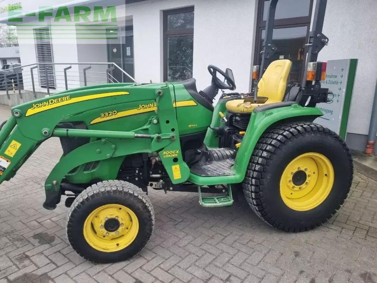John Deere 3320 my11 - Traktor: slika John Deere 3320 my11 - Traktor John Deere 3320 my11 - Traktor: slika John Deere 3320 my11 - Traktor
