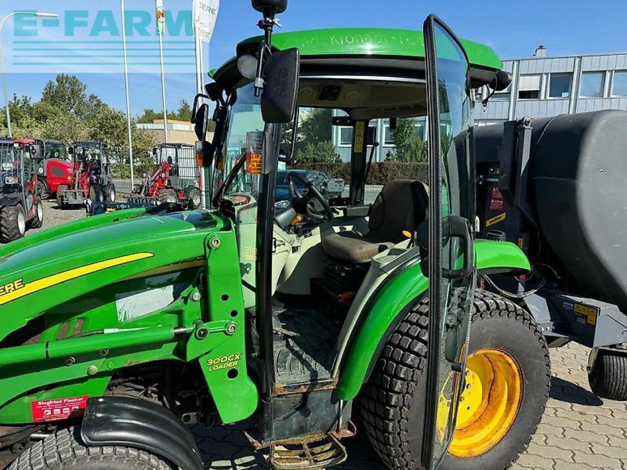 John Deere 3720 - Traktor: slika John Deere 3720 - Traktor John Deere 3720 - Traktor: slika John Deere 3720 - Traktor