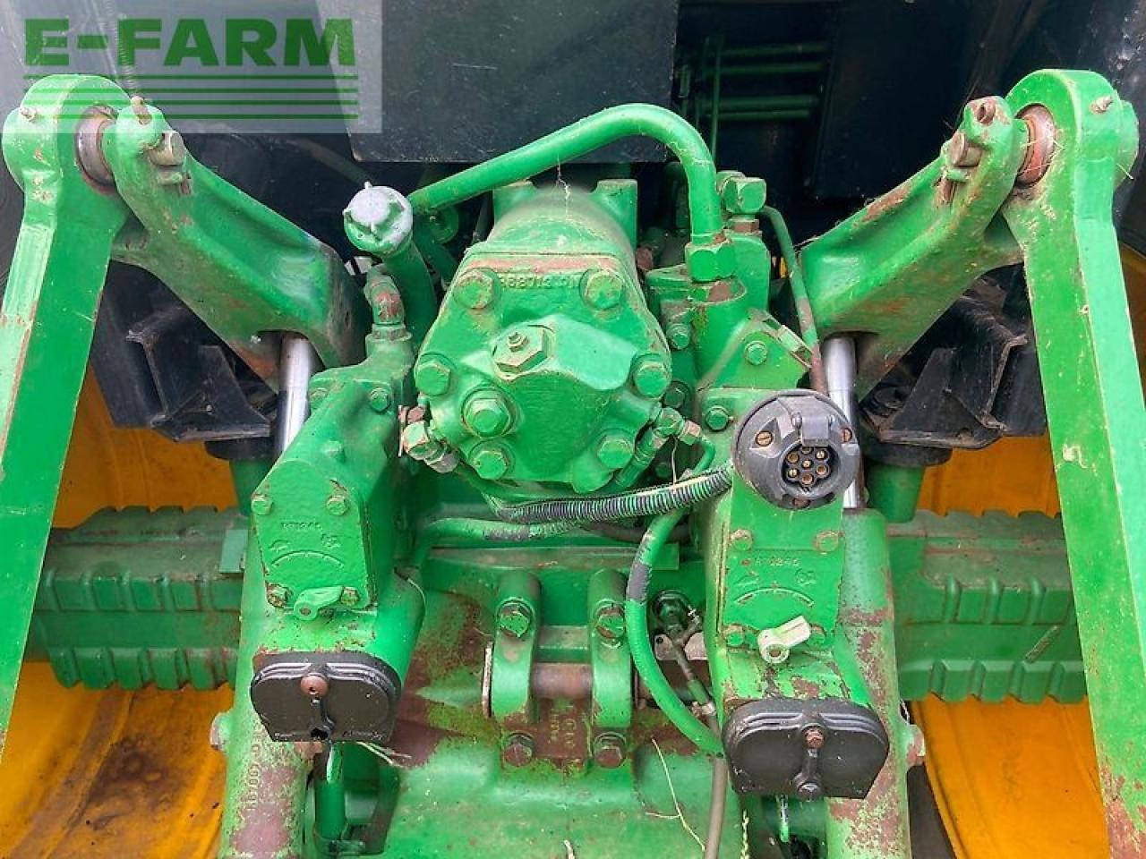 Traktor John Deere 4650: slika Traktor John Deere 4650