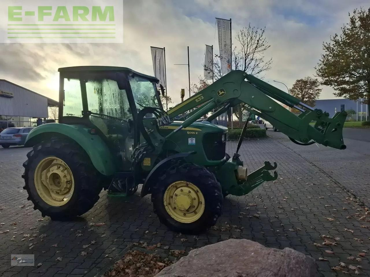 John Deere 5055 e - Traktor: slika John Deere 5055 e - Traktor John Deere 5055 e - Traktor: slika John Deere 5055 e - Traktor
