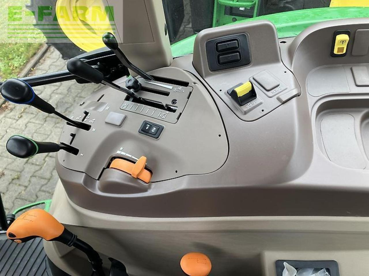 John Deere 5058e - Traktor: slika John Deere 5058e - Traktor John Deere 5058e - Traktor: slika John Deere 5058e - Traktor