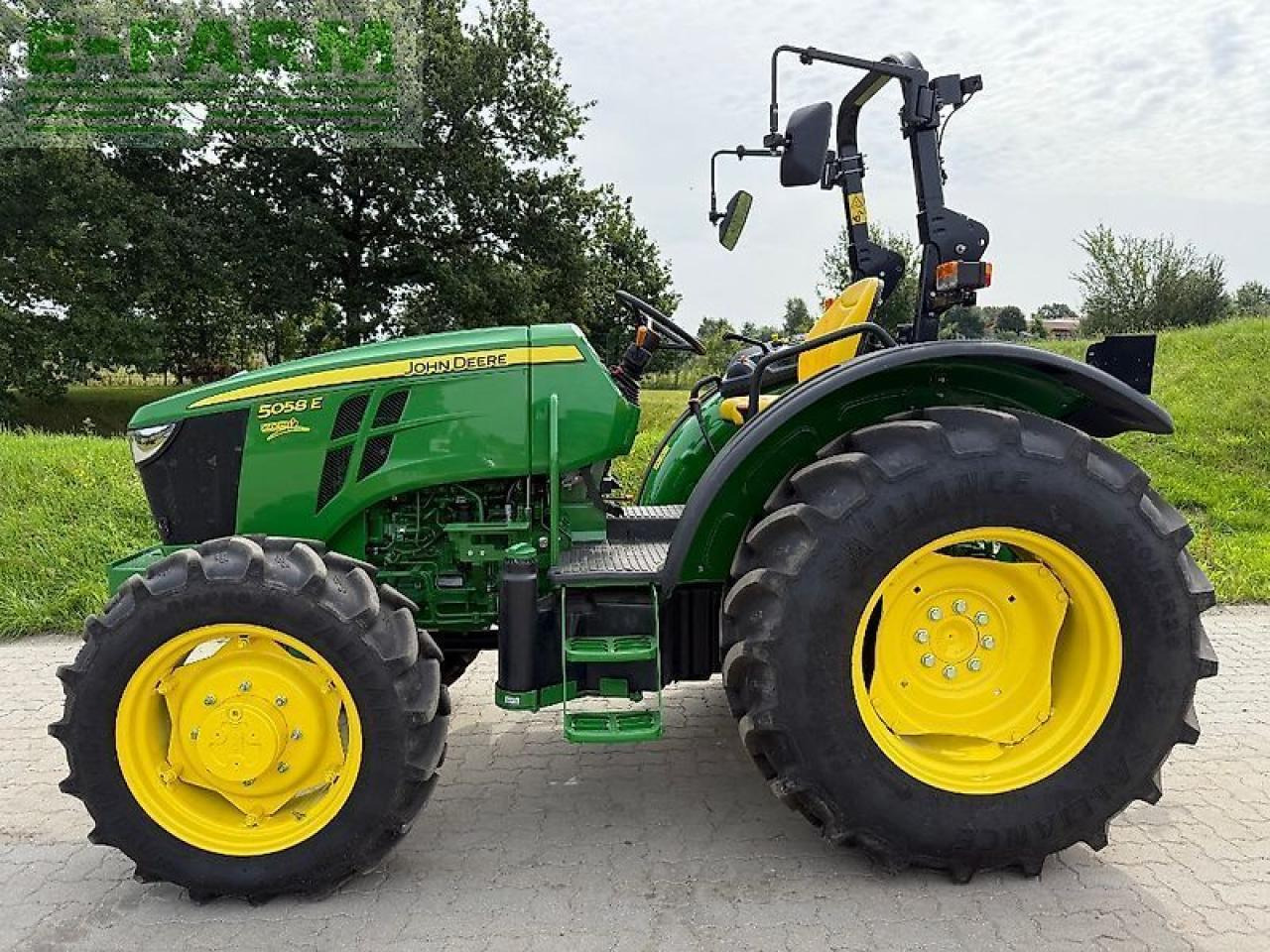John Deere 5058e ohne kabine - Traktor: slika John Deere 5058e ohne kabine - Traktor John Deere 5058e ohne kabine - Traktor: slika John Deere 5058e ohne kabine - Traktor