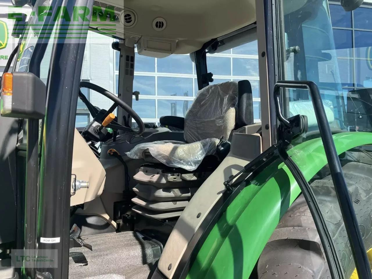 John Deere 5067e - Traktor: slika John Deere 5067e - Traktor John Deere 5067e - Traktor: slika John Deere 5067e - Traktor