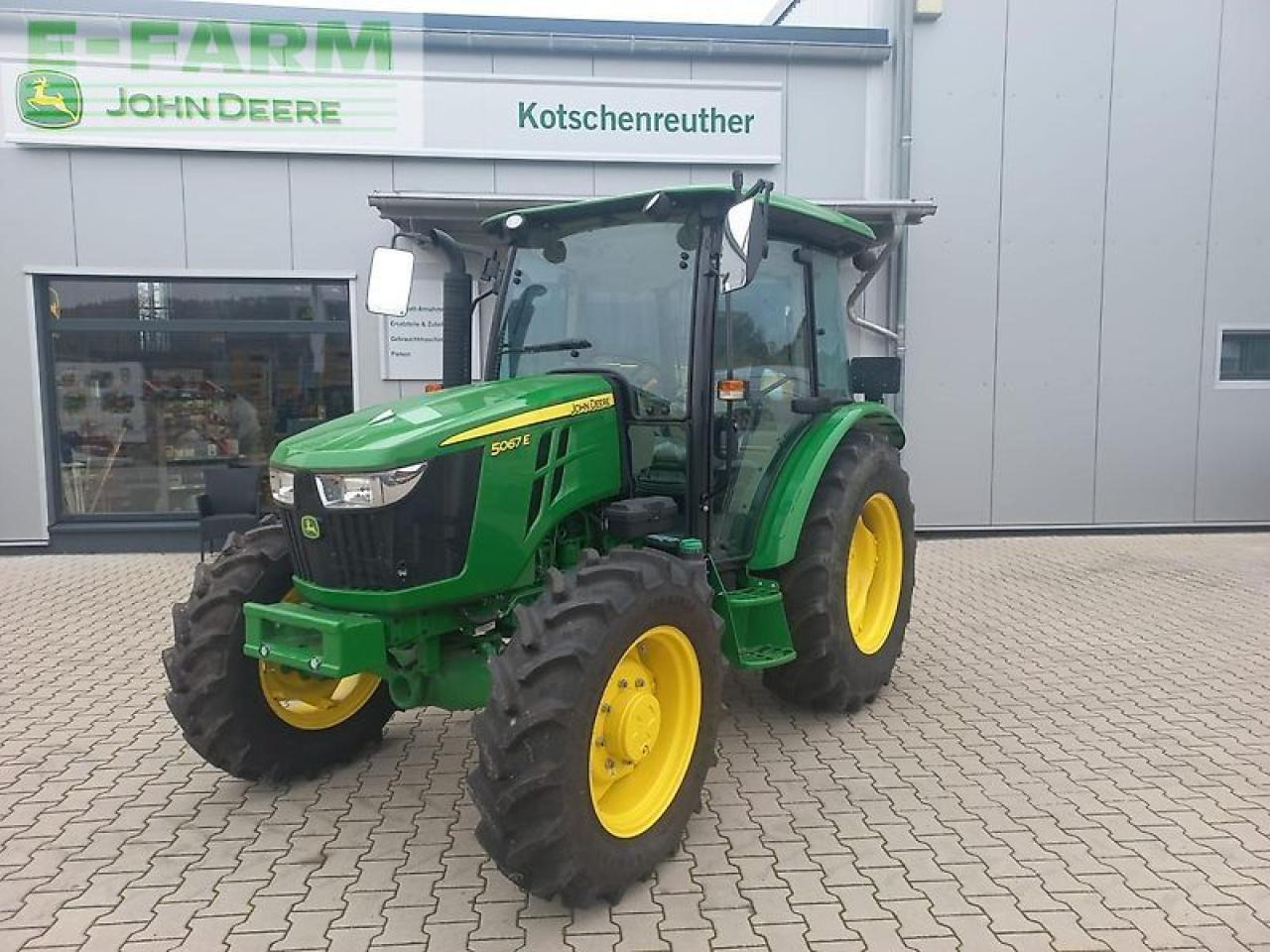 John Deere 5067e - Traktor: slika John Deere 5067e - Traktor John Deere 5067e - Traktor: slika John Deere 5067e - Traktor