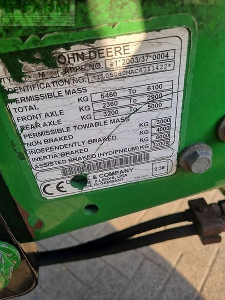 Traktor John Deere 5080m: slika Traktor John Deere 5080m
