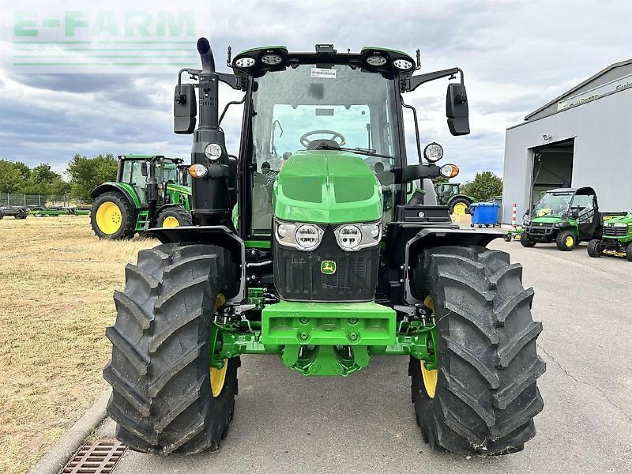 John Deere 6100m aq+ demo - Traktor: slika John Deere 6100m aq+ demo - Traktor John Deere 6100m aq+ demo - Traktor: slika John Deere 6100m aq+ demo - Traktor