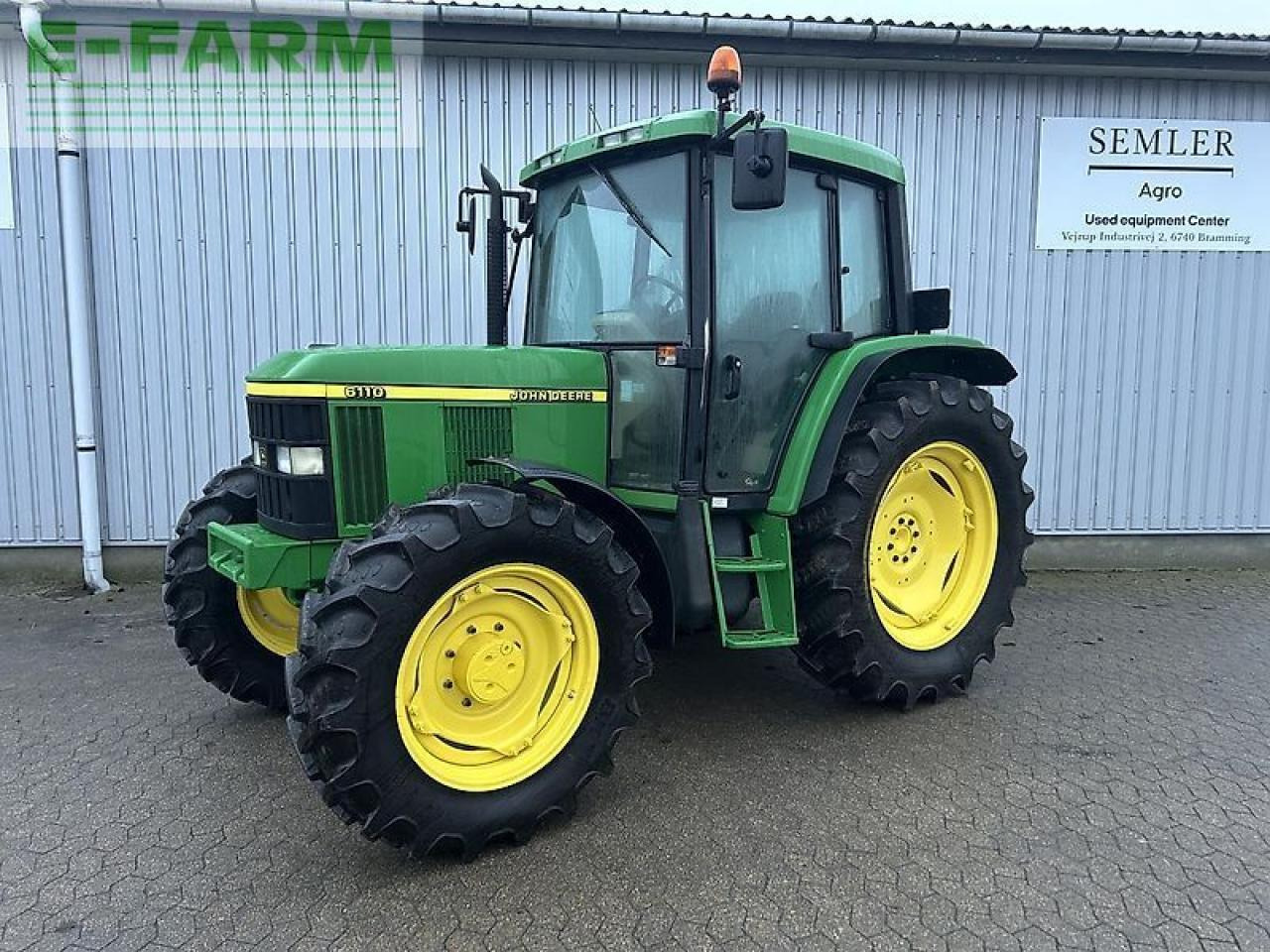 John Deere 6110 - Traktor: slika John Deere 6110 - Traktor John Deere 6110 - Traktor: slika John Deere 6110 - Traktor
