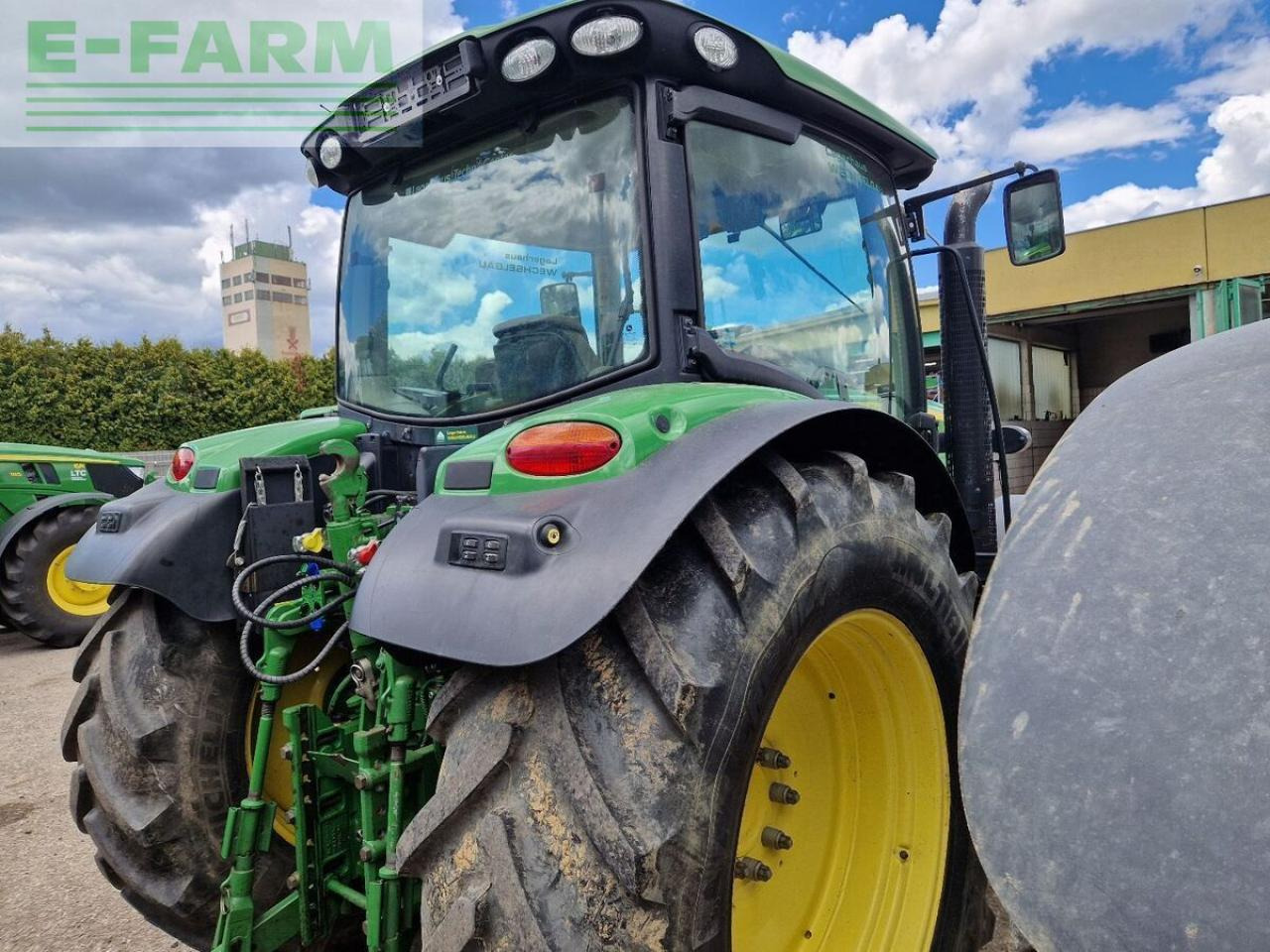 John Deere 6125r - Traktor: slika John Deere 6125r - Traktor John Deere 6125r - Traktor: slika John Deere 6125r - Traktor