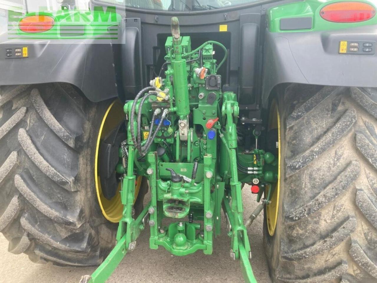 Traktor John Deere 6130r: slika Traktor John Deere 6130r
