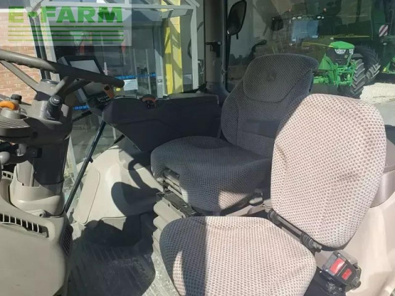 John Deere 6135r - Traktor: slika John Deere 6135r - Traktor John Deere 6135r - Traktor: slika John Deere 6135r - Traktor