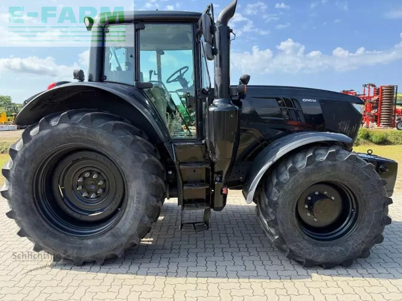 Traktor John Deere 6195m: slika Traktor John Deere 6195m