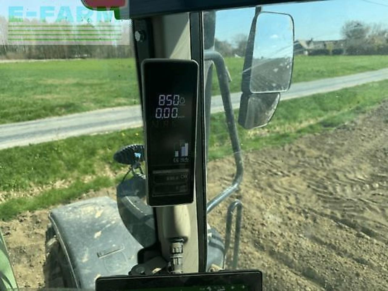 Traktor John Deere 6195m: slika Traktor John Deere 6195m