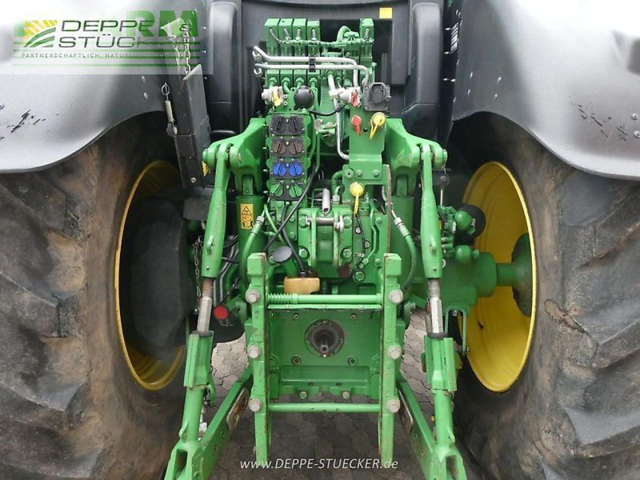 Traktor John Deere 6195r: slika Traktor John Deere 6195r