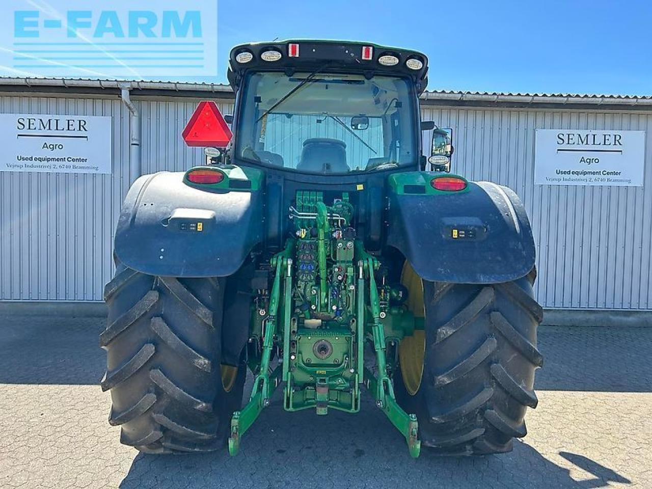 Traktor John Deere 6215r: slika Traktor John Deere 6215r Traktor John Deere 6215r: slika Traktor John Deere 6215r