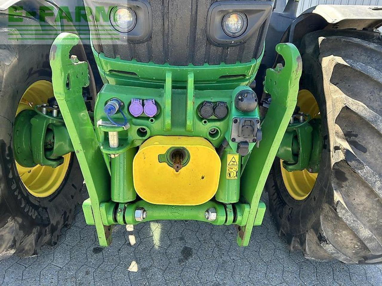 John Deere 6215r - Traktor: slika John Deere 6215r - Traktor John Deere 6215r - Traktor: slika John Deere 6215r - Traktor