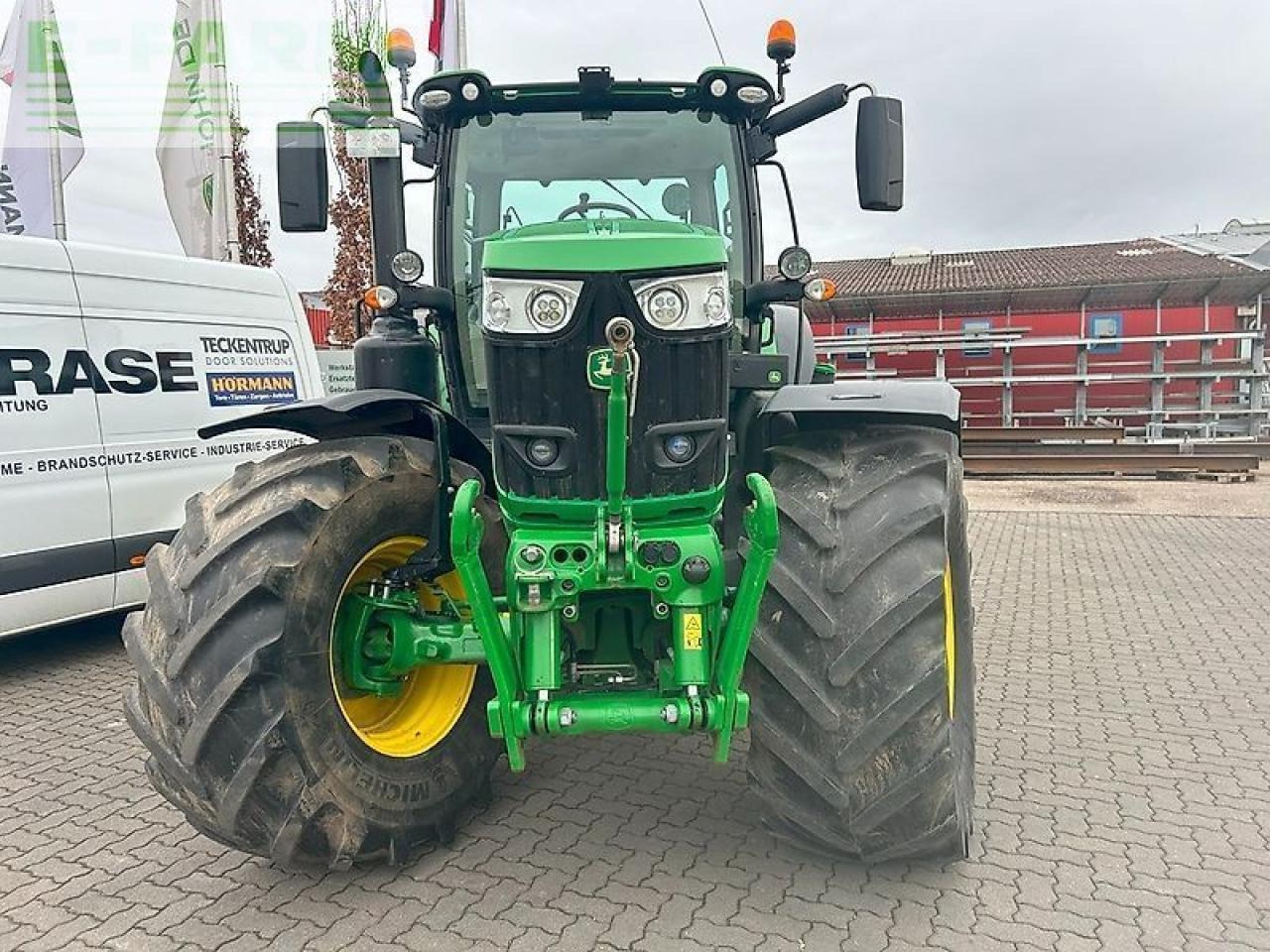 John Deere 6215r - Traktor: slika John Deere 6215r - Traktor John Deere 6215r - Traktor: slika John Deere 6215r - Traktor