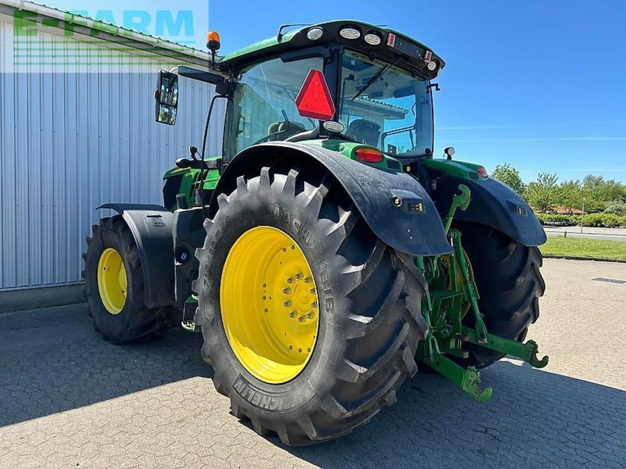Traktor John Deere 6215r: slika Traktor John Deere 6215r Traktor John Deere 6215r: slika Traktor John Deere 6215r