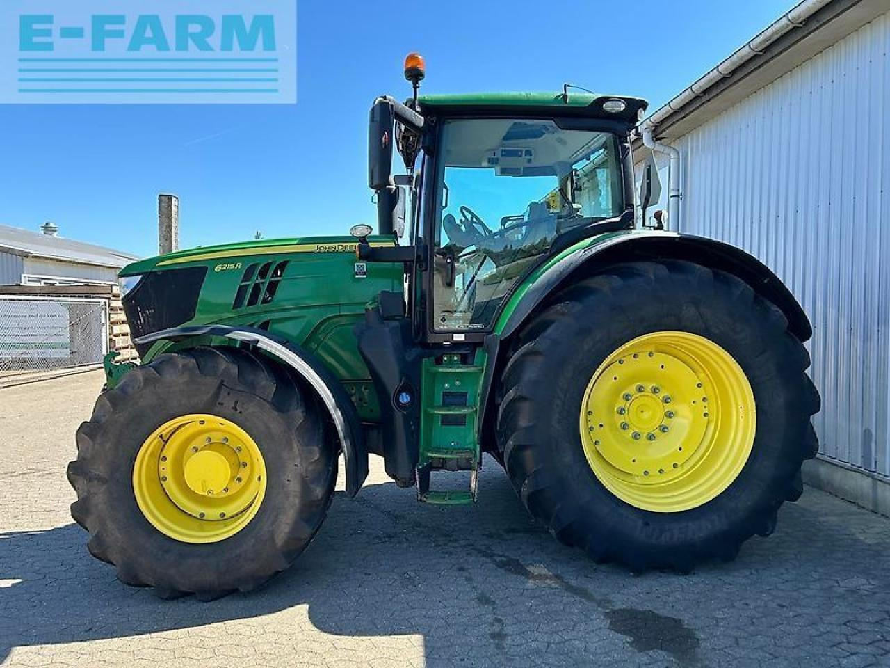 Traktor John Deere 6215r: slika Traktor John Deere 6215r Traktor John Deere 6215r: slika Traktor John Deere 6215r