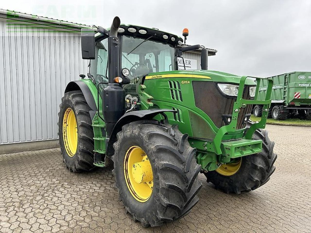 Traktor John Deere 6215r: slika Traktor John Deere 6215r