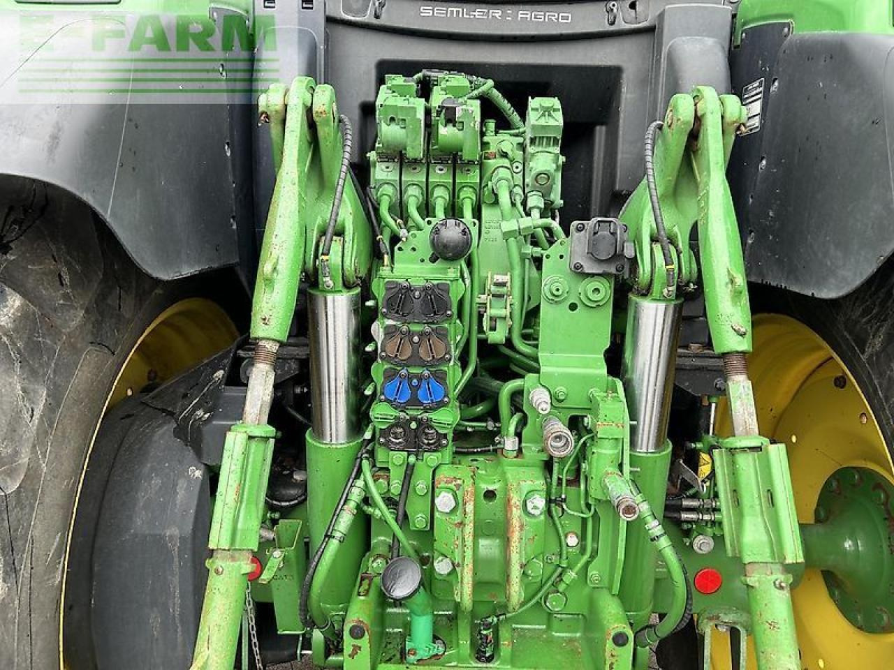Traktor John Deere 6215r: slika Traktor John Deere 6215r