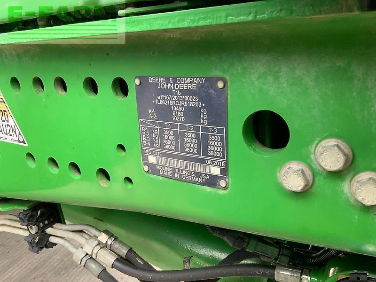Traktor John Deere 6215r tractor (st24044): slika Traktor John Deere 6215r tractor (st24044) Traktor John Deere 6215r tractor (st24044): slika Traktor John Deere 6215r tractor (st24044)