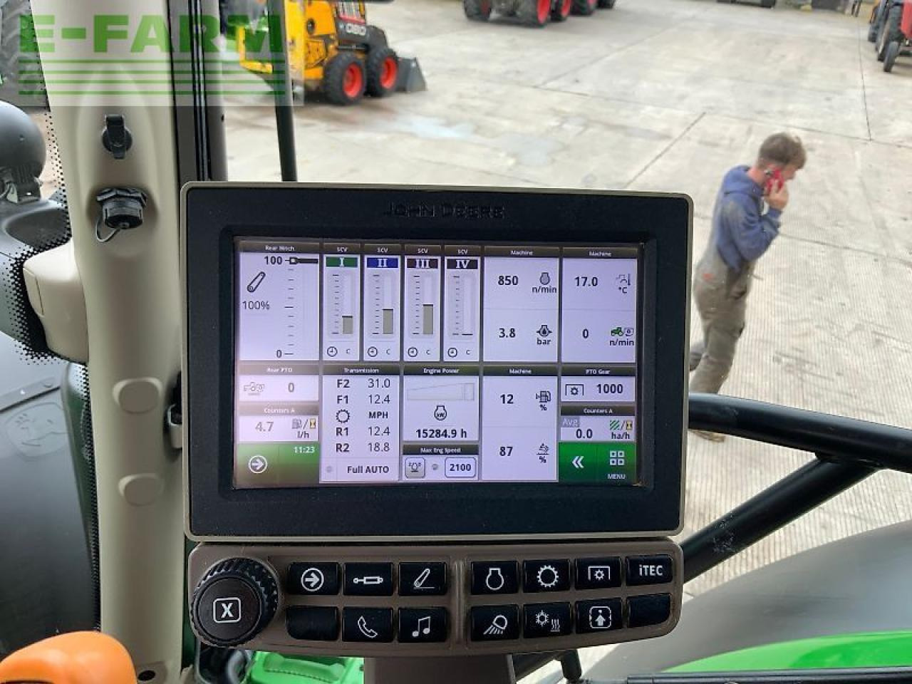 Traktor John Deere 6215r tractor (st24044): slika Traktor John Deere 6215r tractor (st24044) Traktor John Deere 6215r tractor (st24044): slika Traktor John Deere 6215r tractor (st24044)