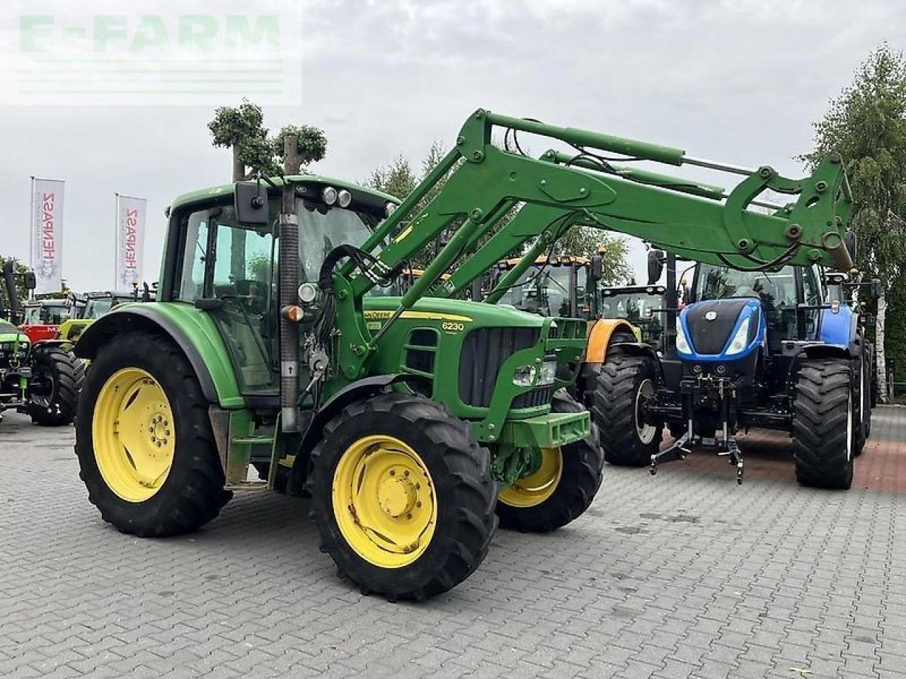 John Deere 6230 premium tls + john deere 653 - Traktor: slika John Deere 6230 premium tls + john deere 653 - Traktor John Deere 6230 premium tls + john deere 653 - Traktor: slika John Deere 6230 premium tls + john deere 653 - Traktor