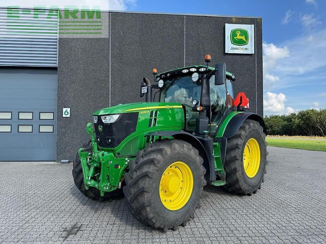 John Deere 6250r - Traktor: slika John Deere 6250r - Traktor John Deere 6250r - Traktor: slika John Deere 6250r - Traktor