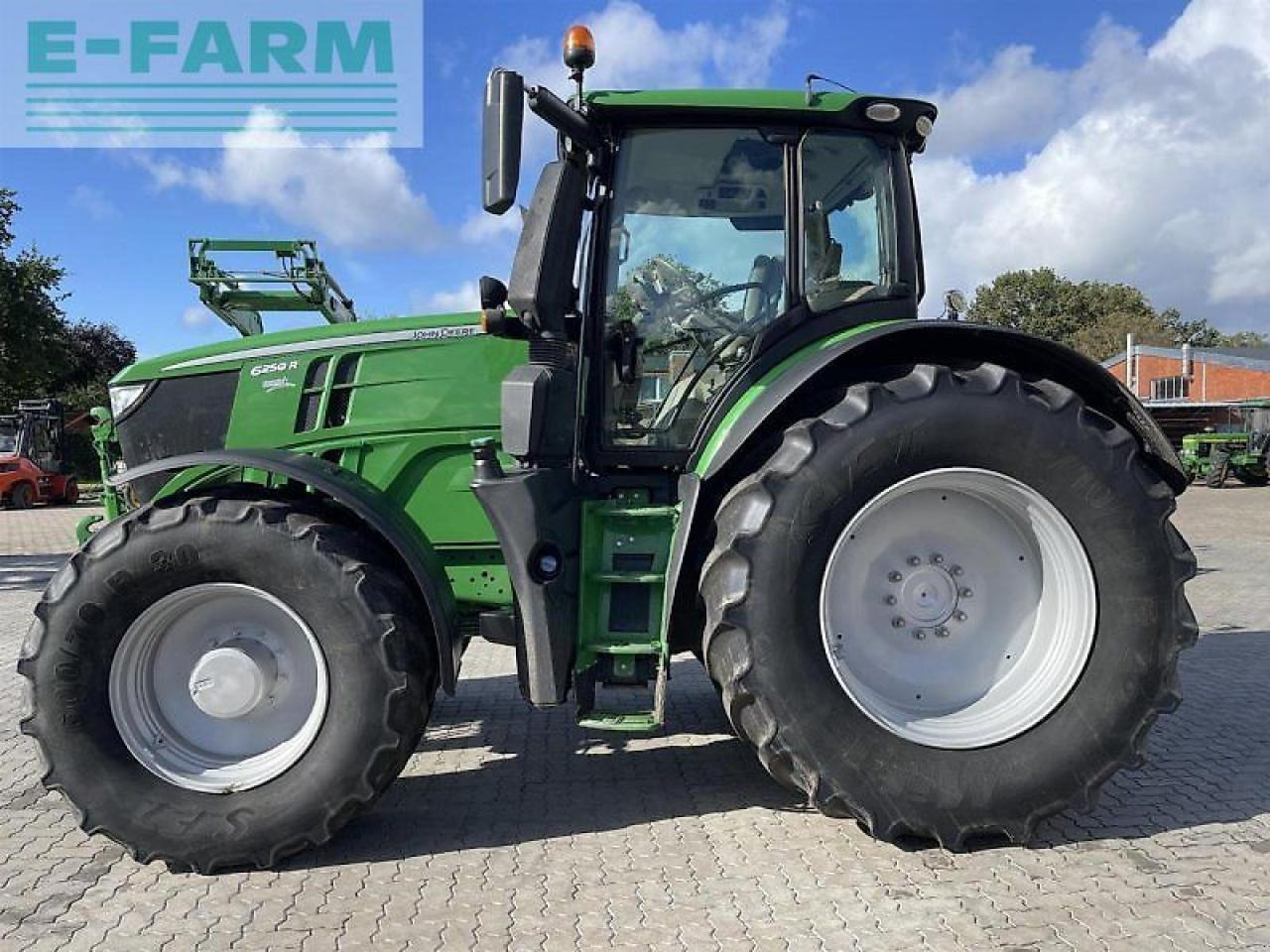 John Deere 6250r - Traktor: slika John Deere 6250r - Traktor John Deere 6250r - Traktor: slika John Deere 6250r - Traktor