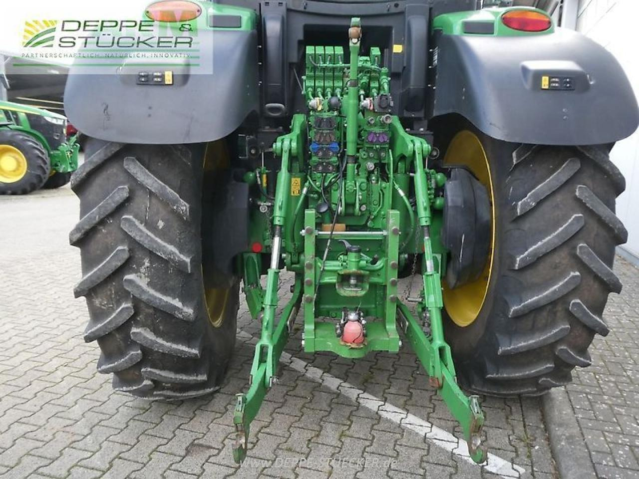 John Deere 6250r - Traktor: slika John Deere 6250r - Traktor John Deere 6250r - Traktor: slika John Deere 6250r - Traktor